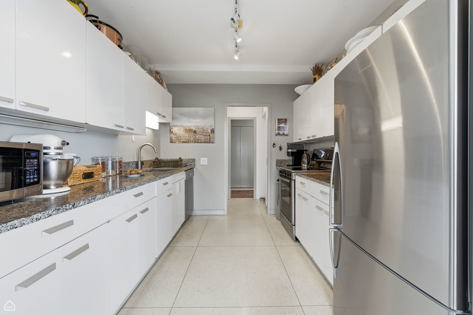 860 N Lake Shore Drive 3k Property Photo 8