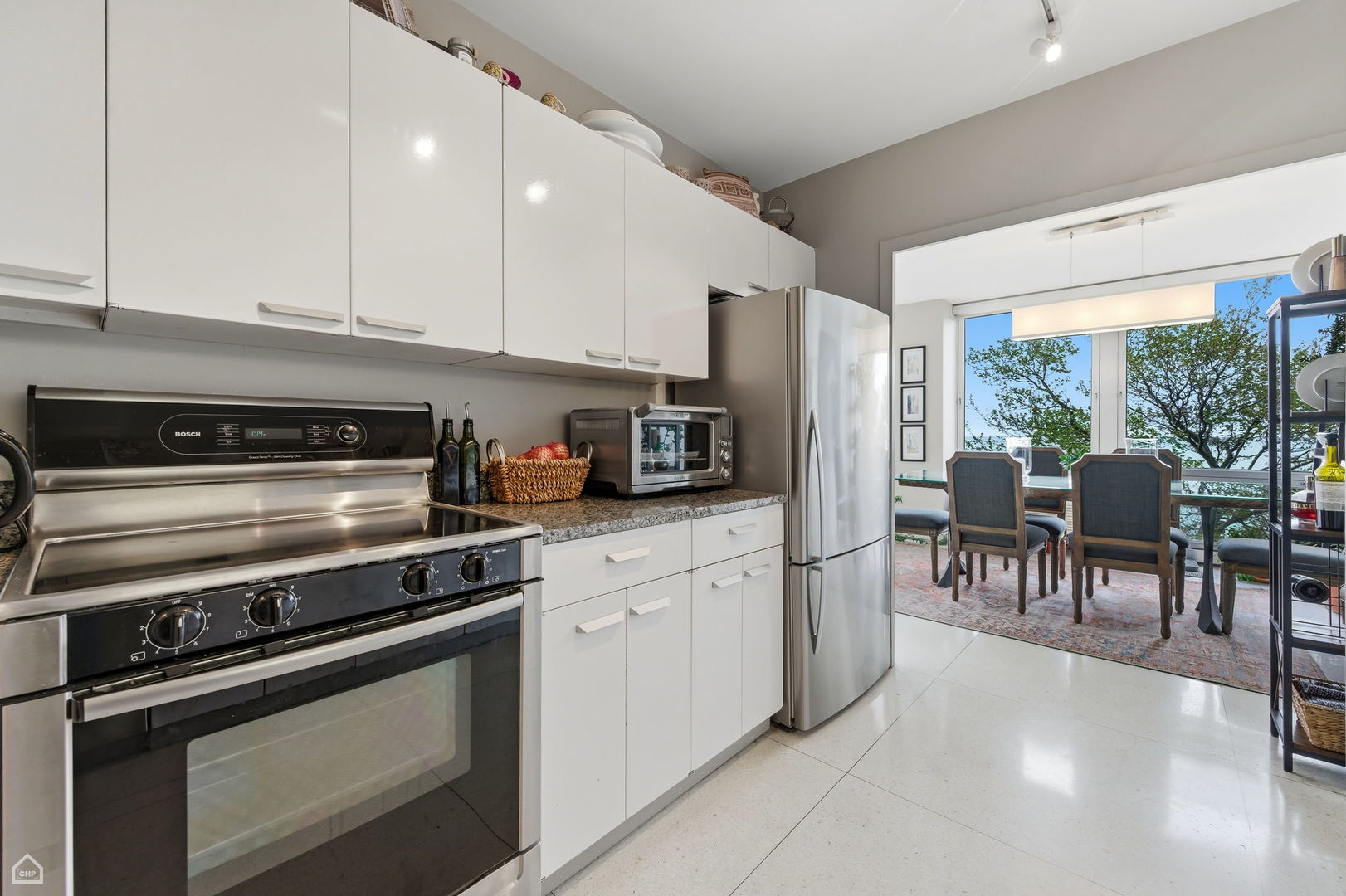 860 N Lake Shore Drive 3k Property Photo 9