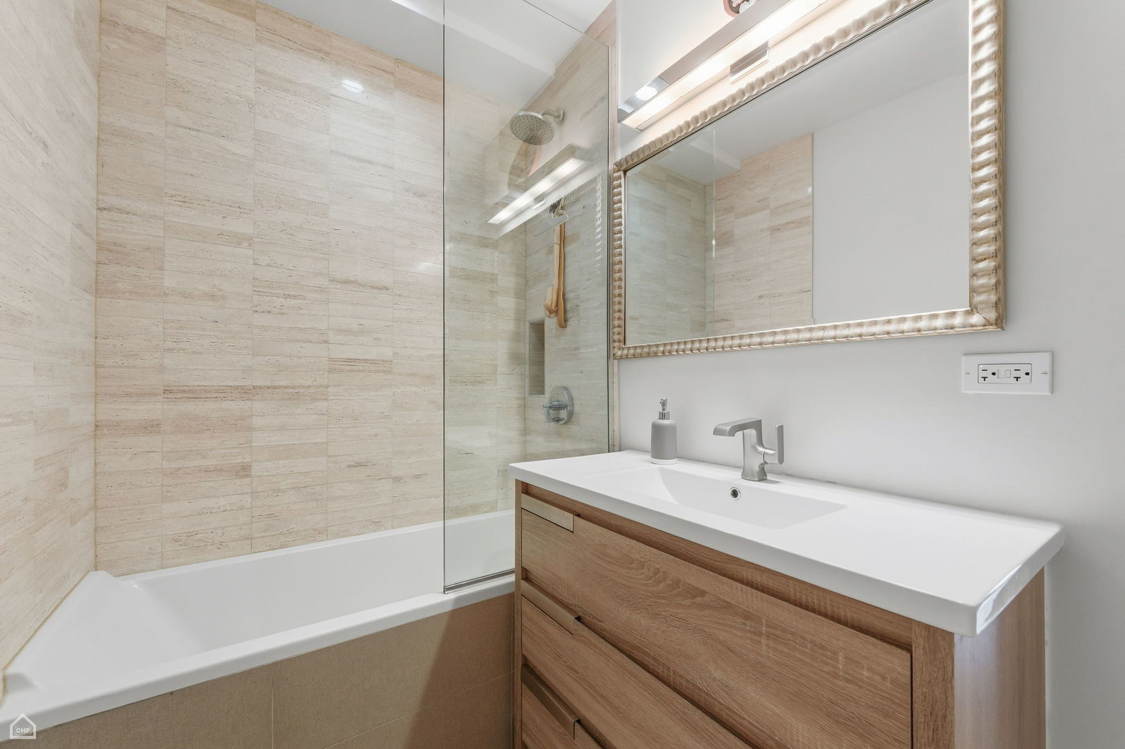 860 N Lake Shore Drive 3k Property Photo 16