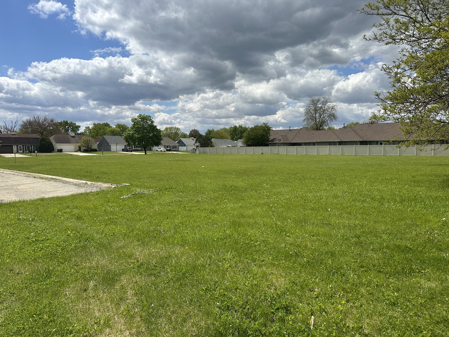 99 W Merchants Drive Property Photo 8