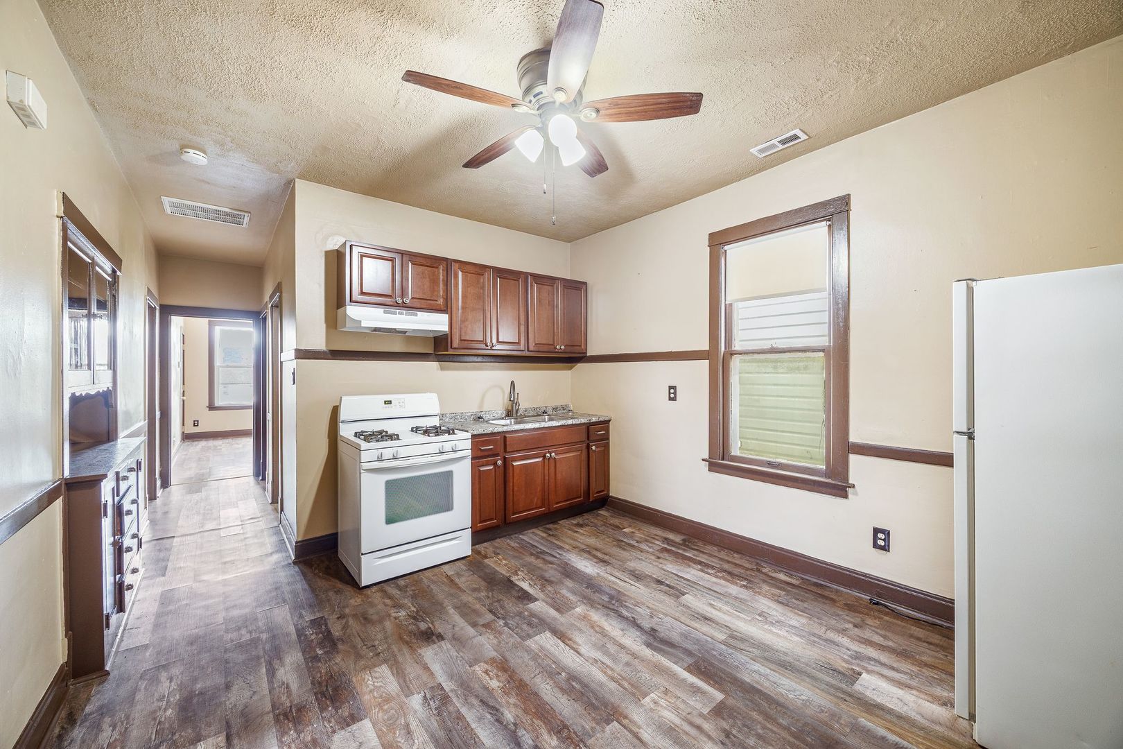 3017 E 83rd Street Property Photo 5