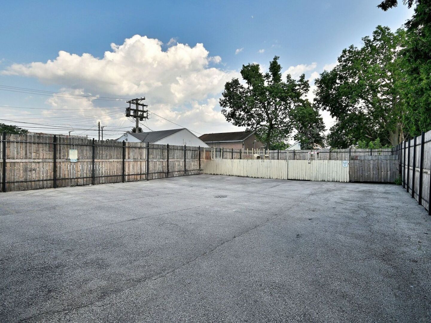 1157 E Algonquin Road Property Photo 8