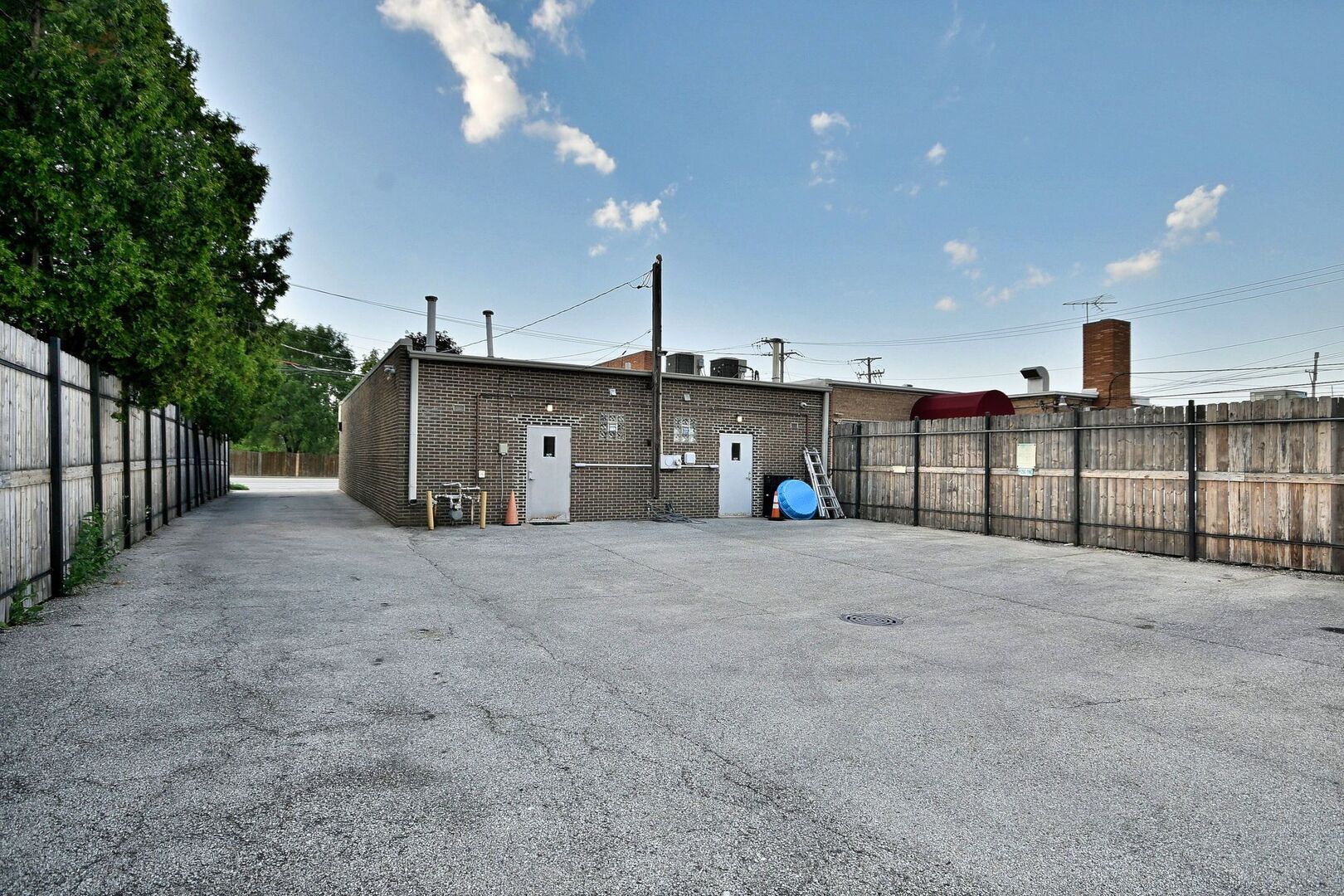 1157 E Algonquin Road Property Photo 3