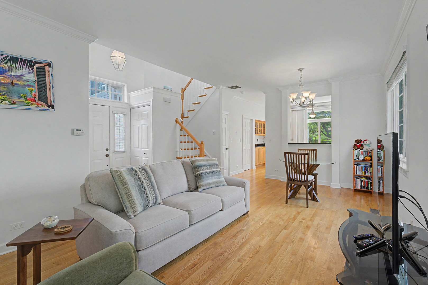 496 E Thornhill Lane Property Photo 4