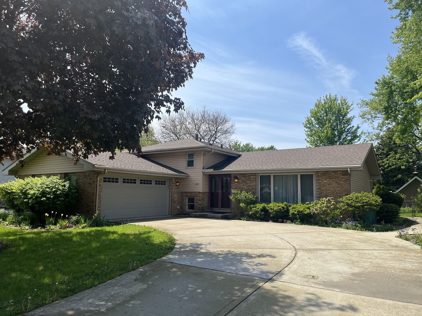529 Shorewood Drive Property Photo 1