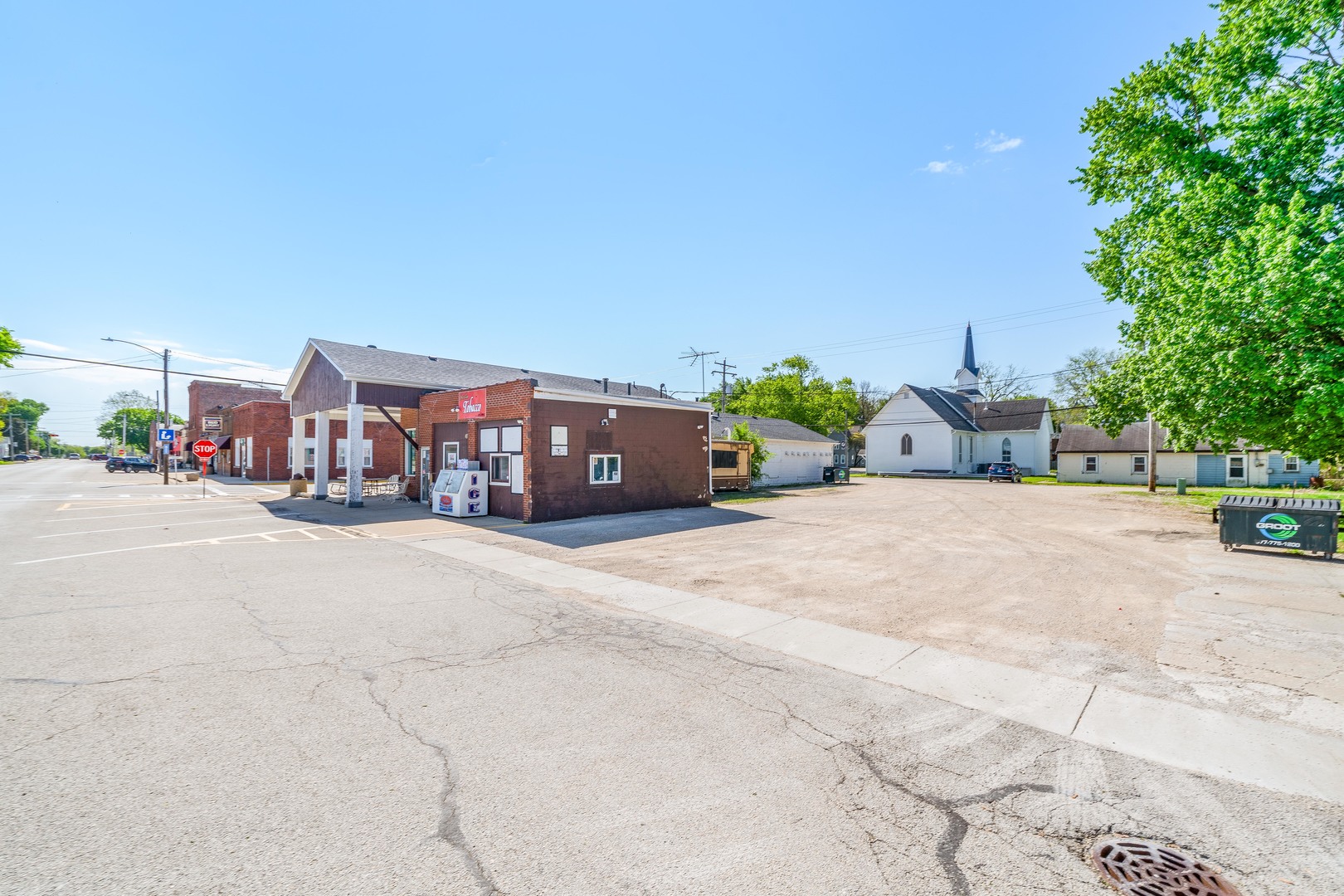 207 W Si Johnson Street Property Photo 4