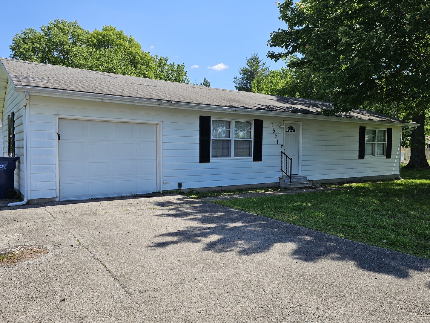 1521 Triangle Street Property Photo 1