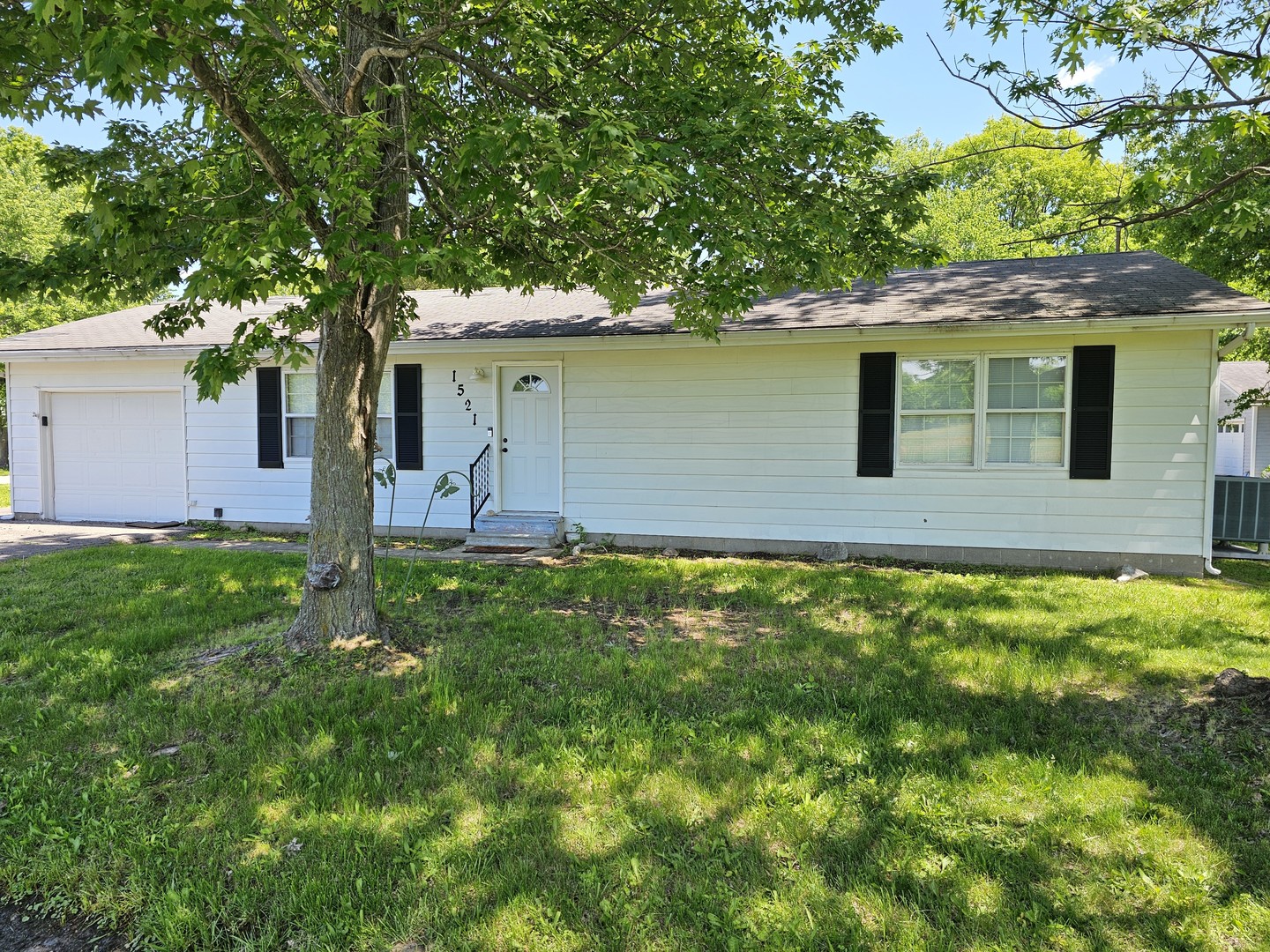 1521 Triangle Street Property Photo 3