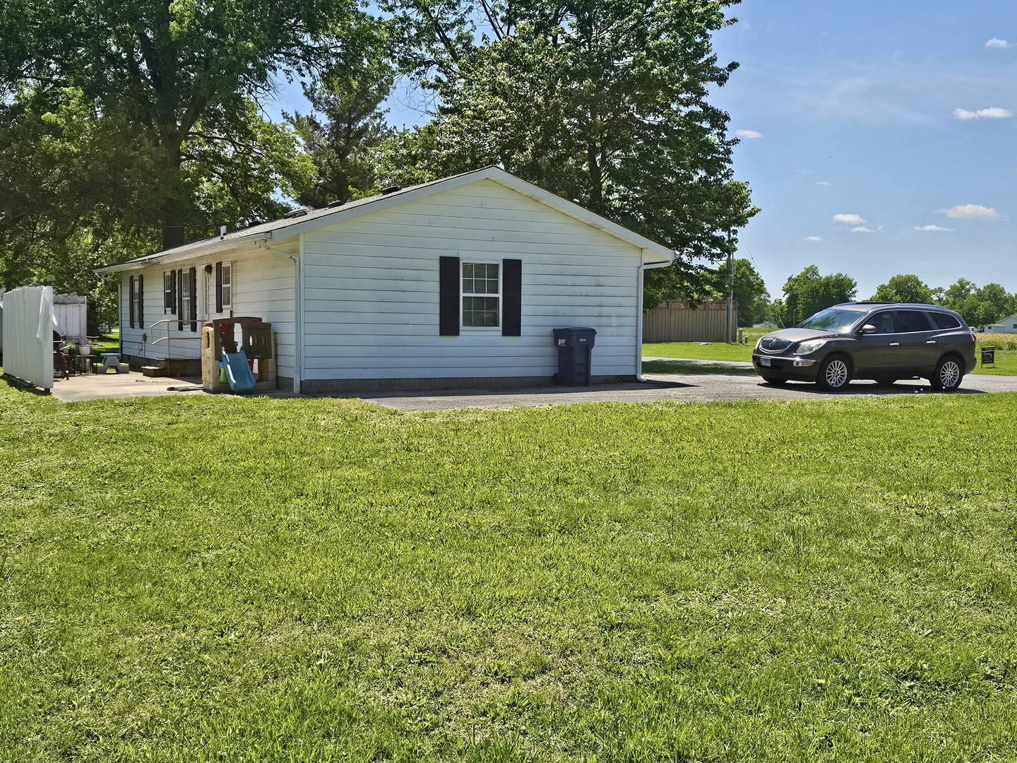 1521 Triangle Street Property Photo 4