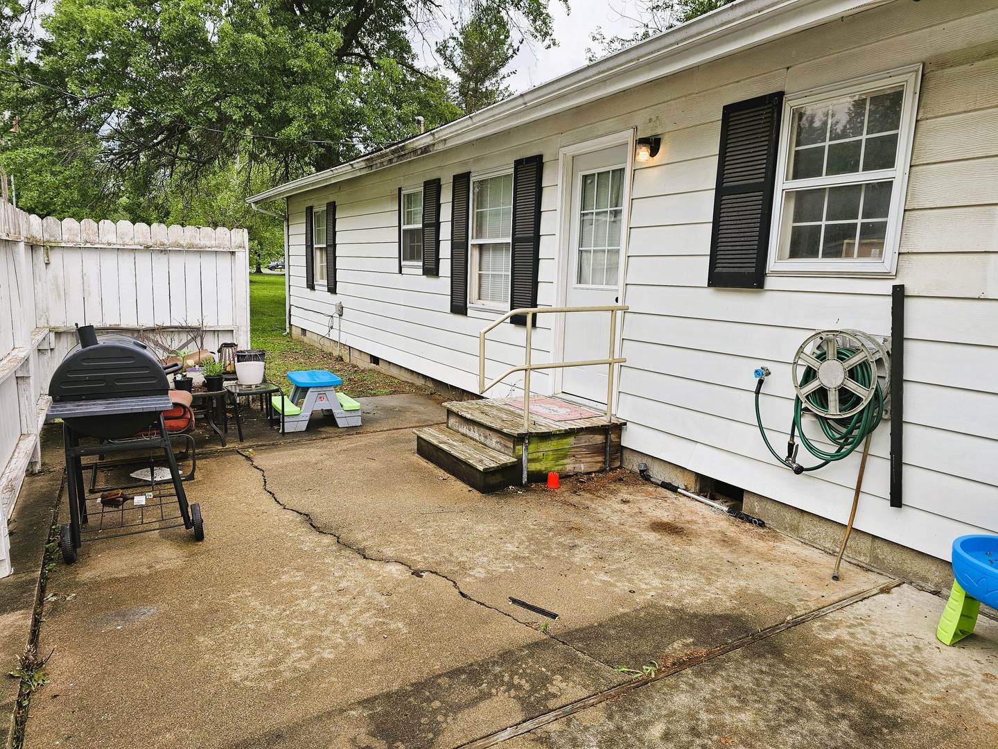 1521 Triangle Street Property Photo 5