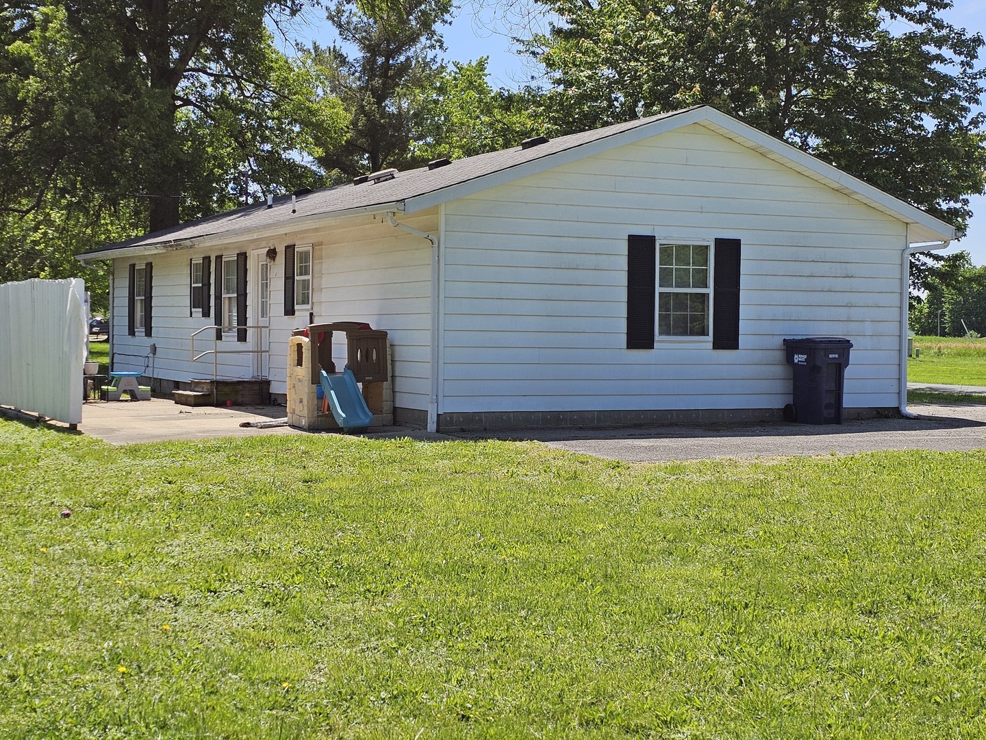 1521 Triangle Street Property Photo 6