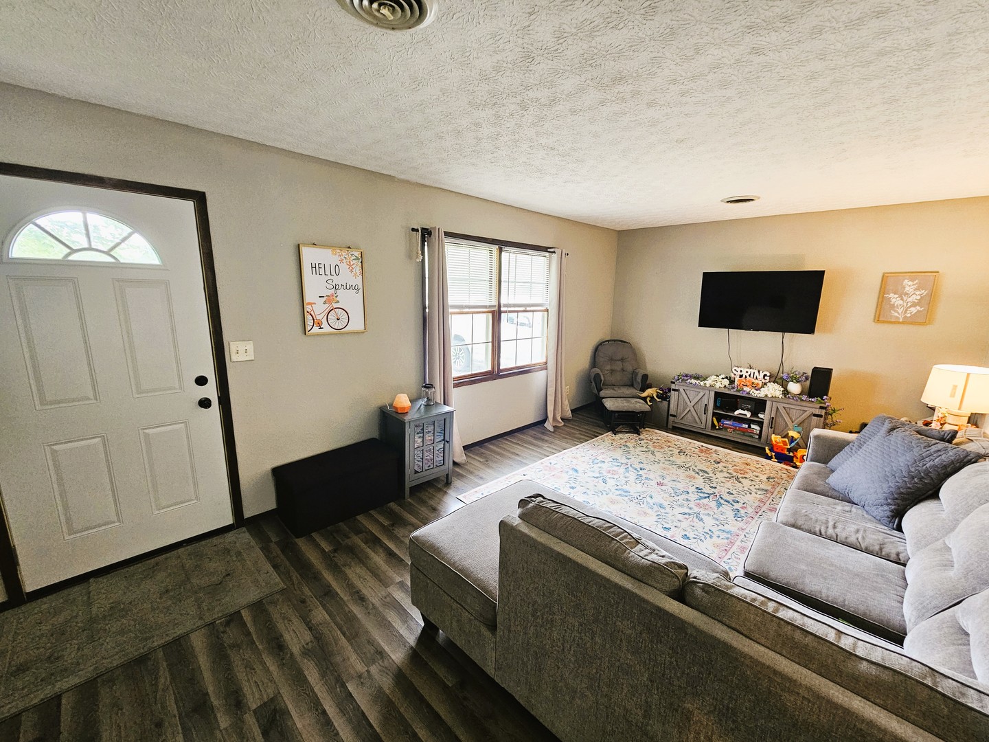 1521 Triangle Street Property Photo 9