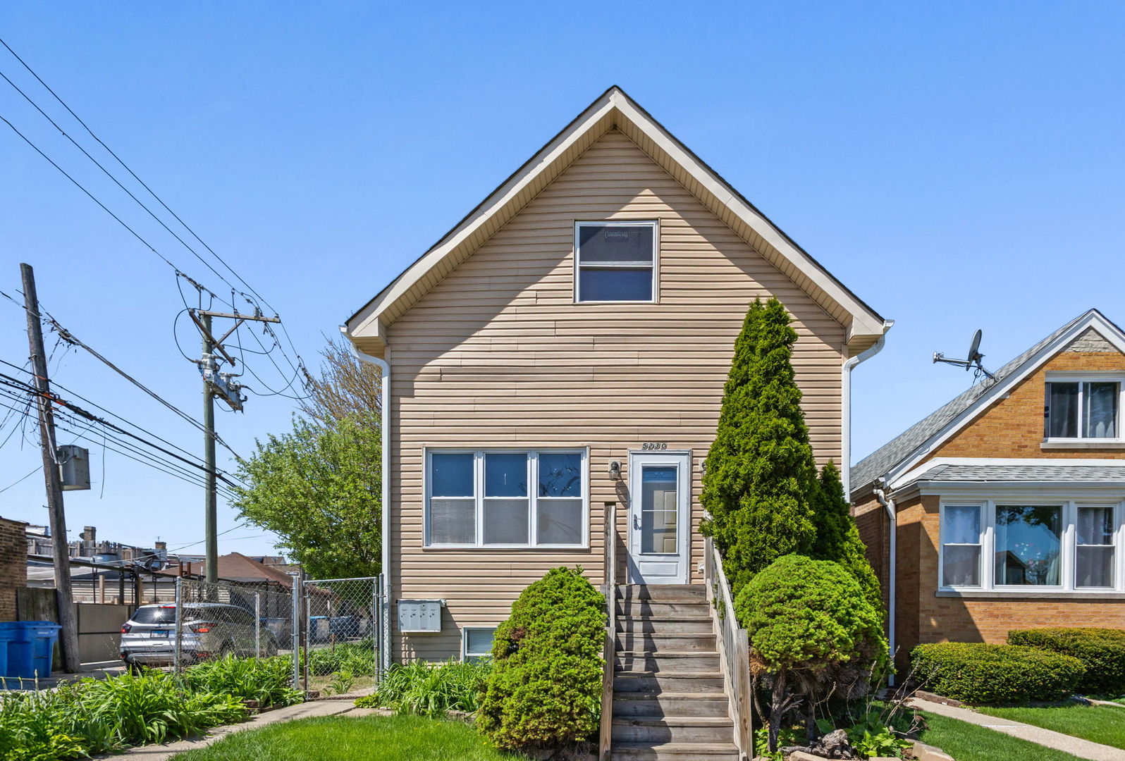 5230 S Lockwood Avenue Property Photo 1