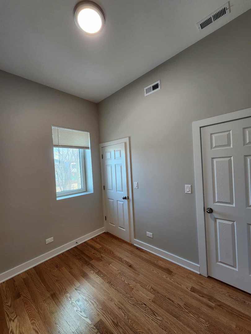 6321 S Eberhart Avenue 2 Property Photo 15