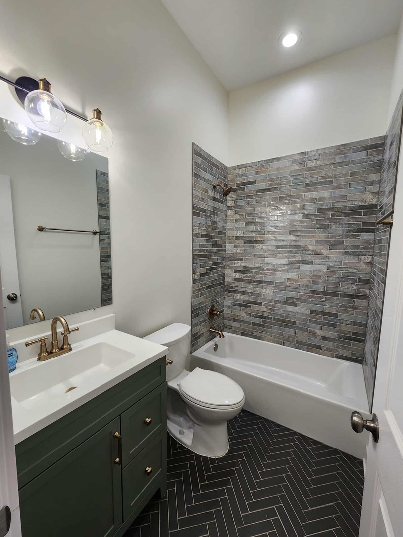 6321 S Eberhart Avenue 2 Property Photo 17