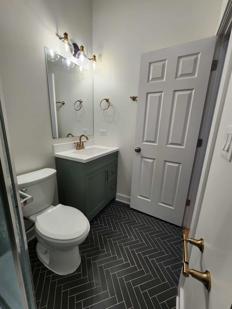 6321 S Eberhart Avenue 2 Property Photo 23