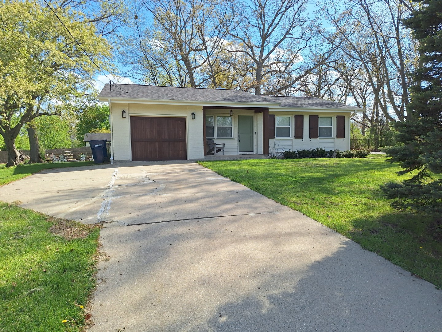 227 Juneway Terrace Property Photo 1