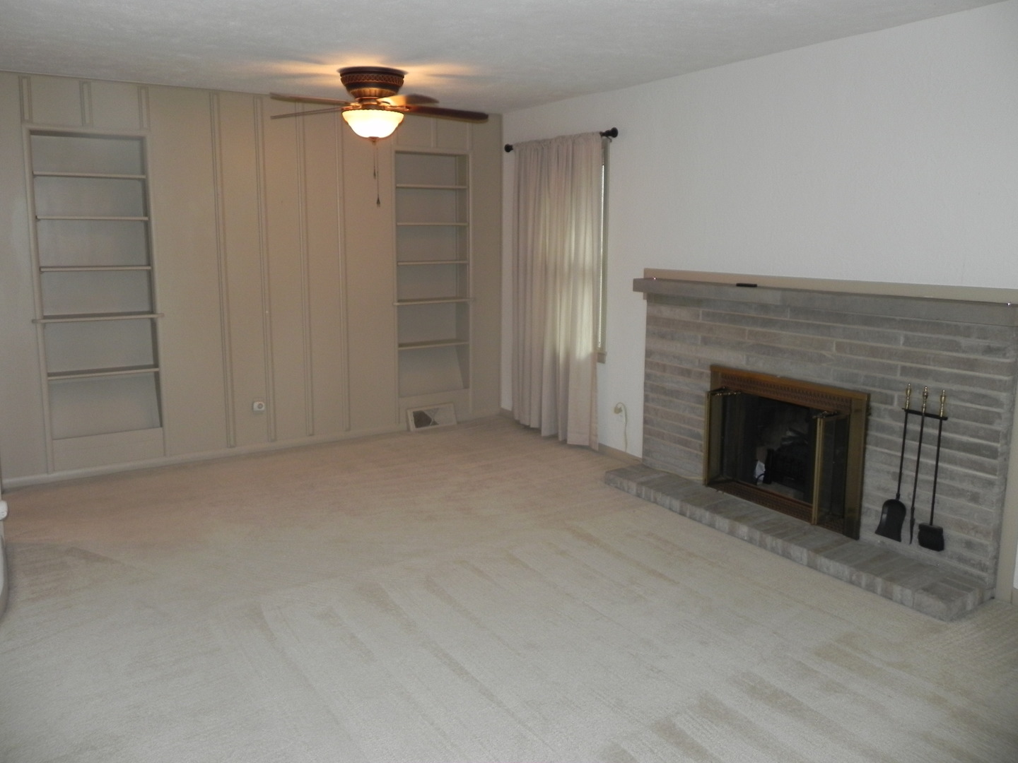 9 E North Court Property Photo 6