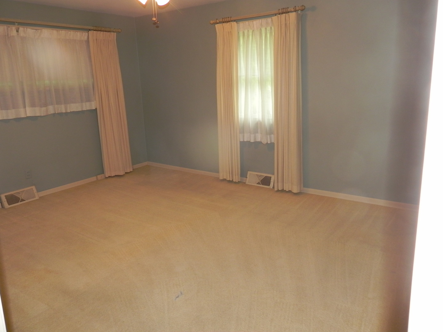9 E North Court Property Photo 14