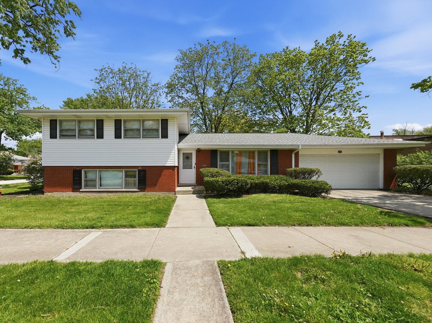 18345 Pierce Avenue Property Photo 1