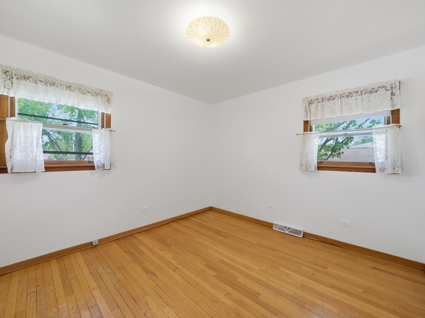 18345 Pierce Avenue Property Photo 12