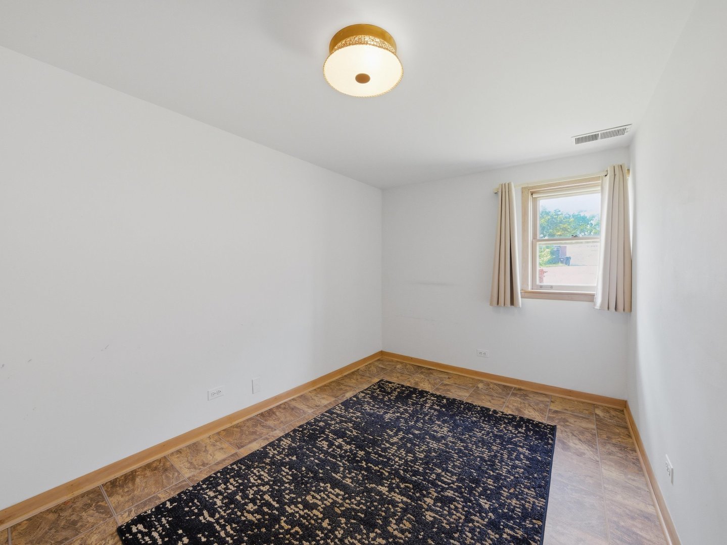 18345 Pierce Avenue Property Photo 15