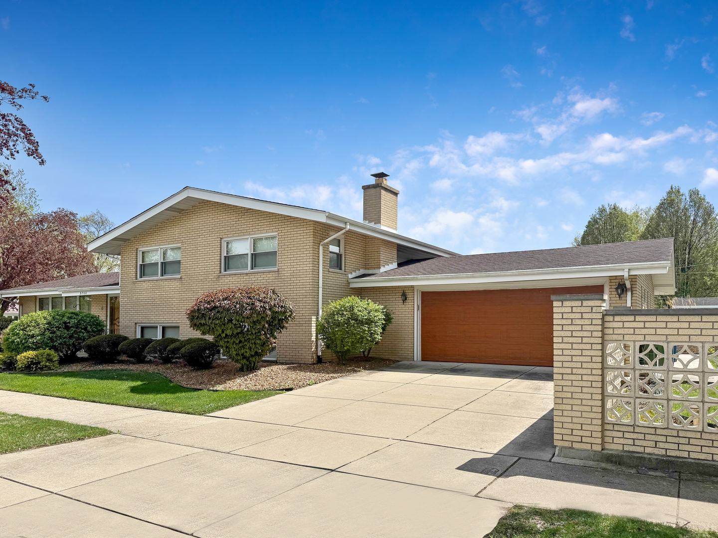 9700 S Kolmar Avenue Property Photo 1
