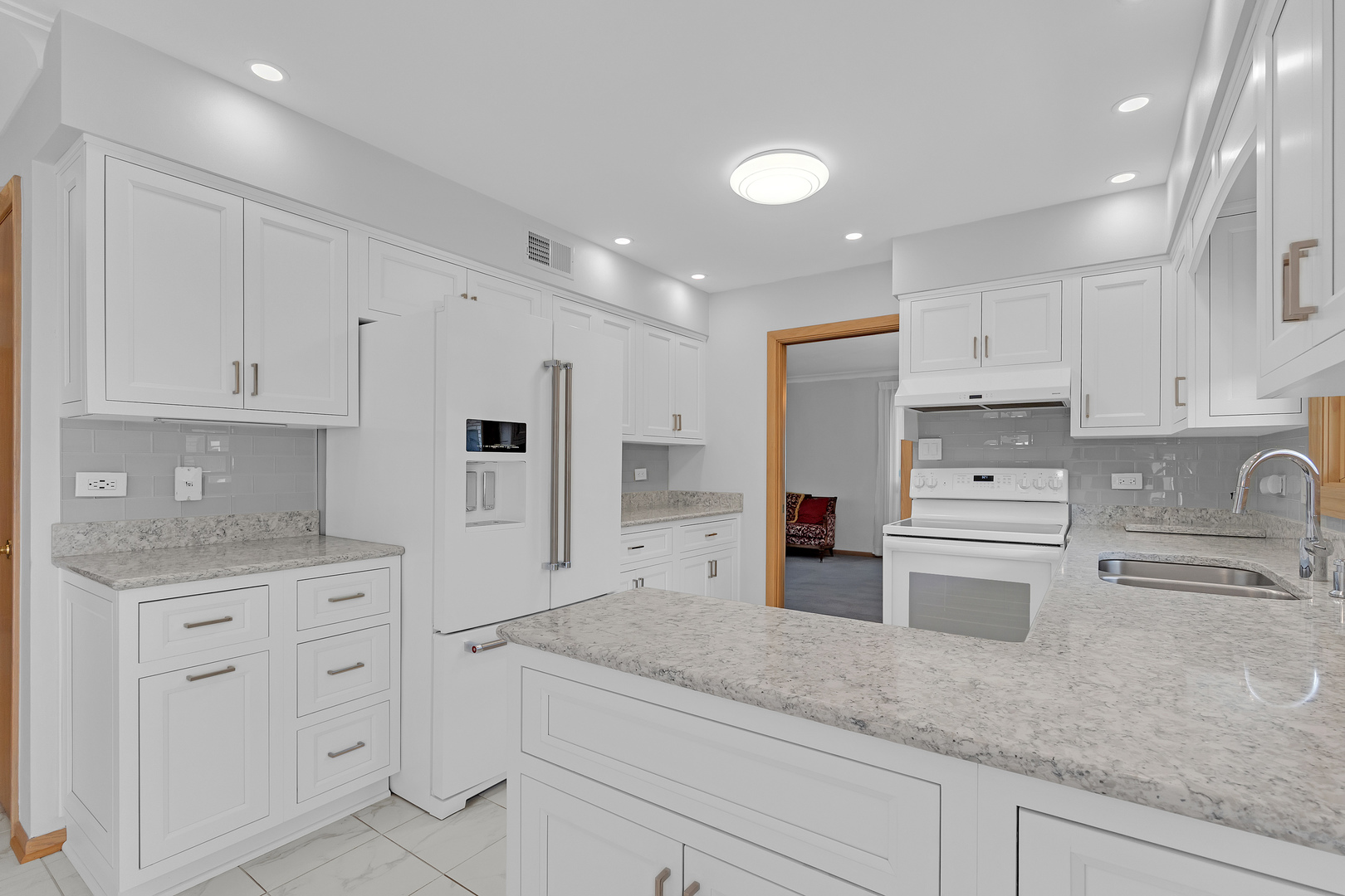 9700 S Kolmar Avenue Property Photo 10