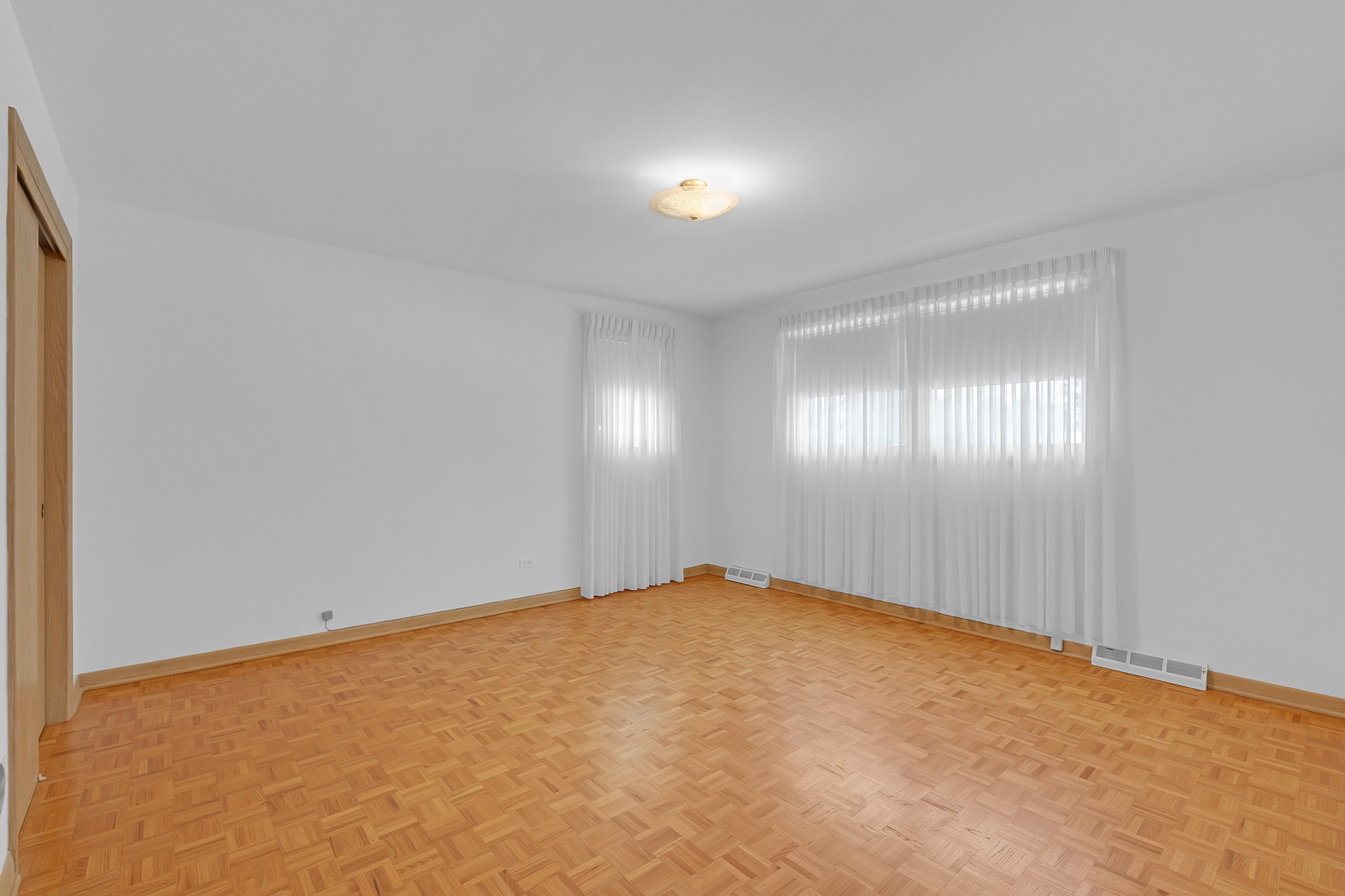 9700 S Kolmar Avenue Property Photo 14