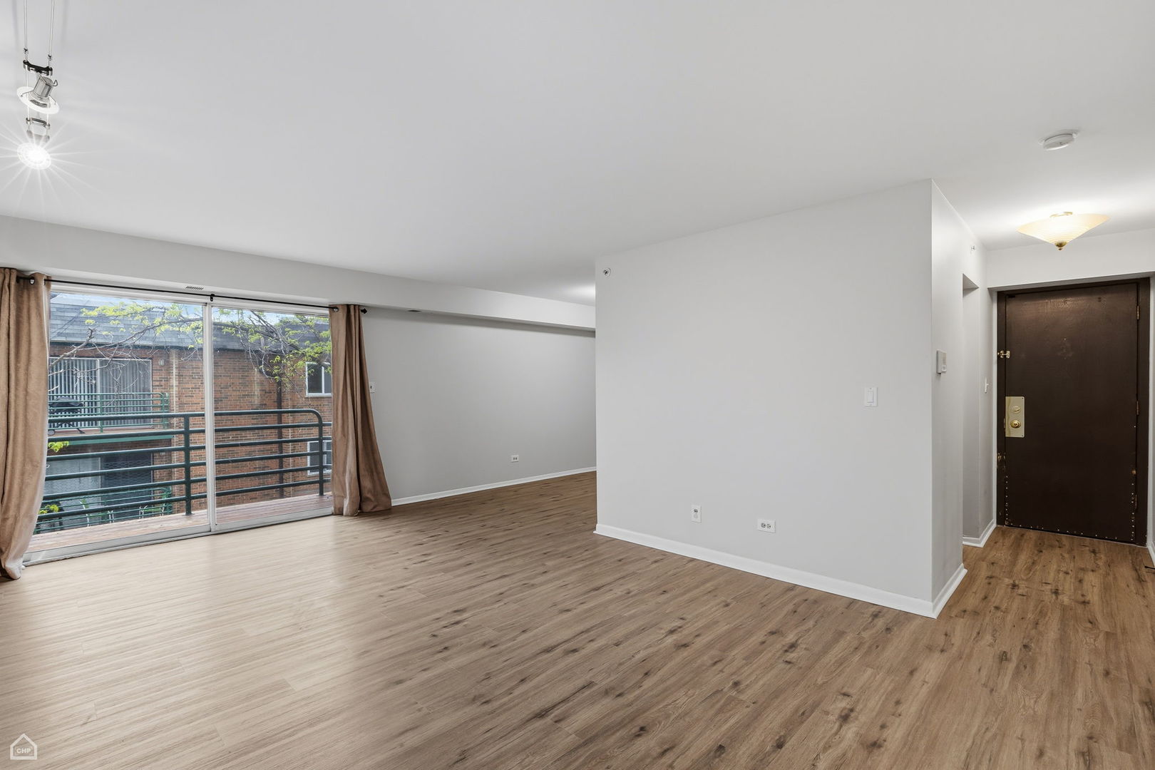 916 Casey Court 30-06 Property Photo 4