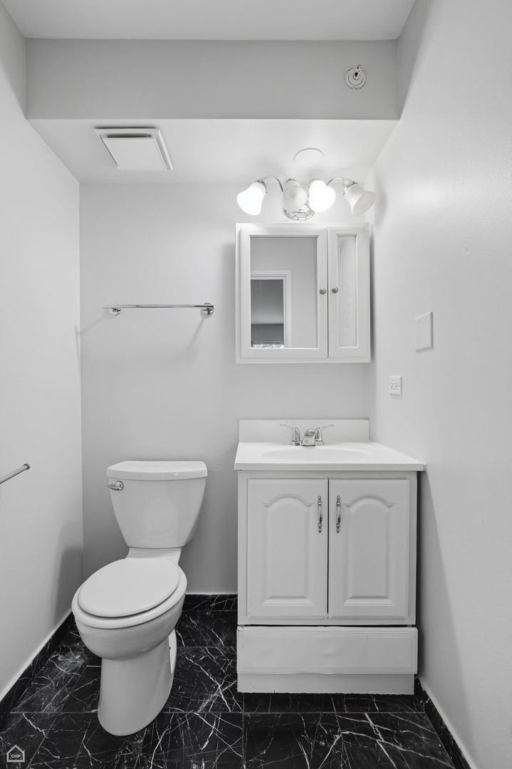 916 Casey Court 30-06 Property Photo 12