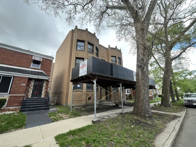8620 S Drexel Avenue Property Photo 2