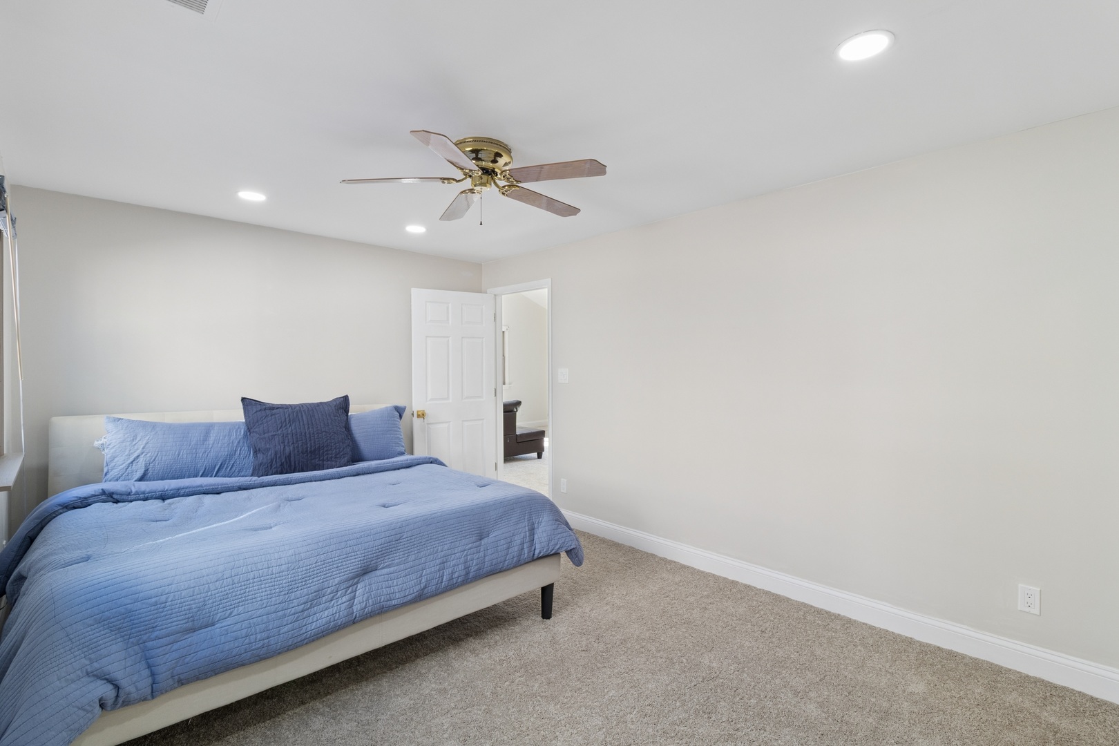 4411 S Calumet Avenue Property Photo 11