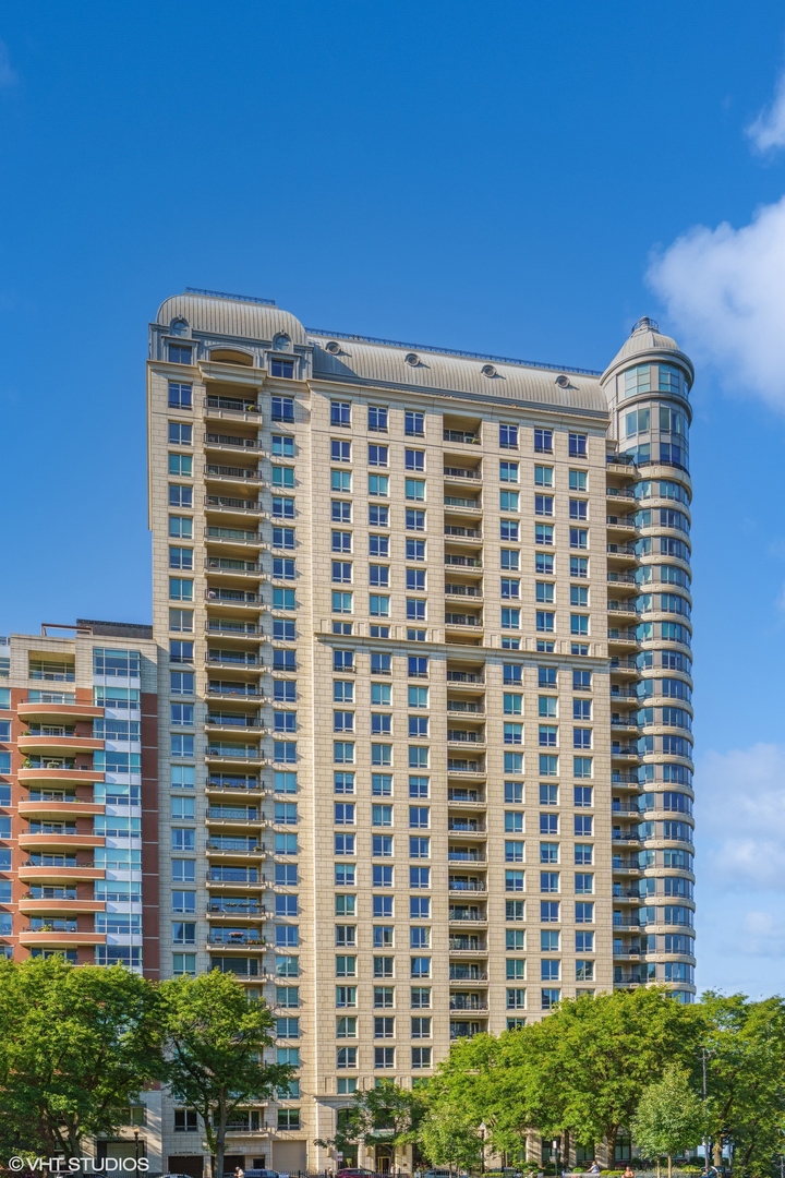 840 N Lake Shore Drive 1002 Property Photo 1