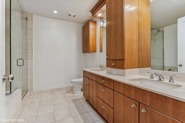 840 N Lake Shore Drive 1002 Property Photo 19