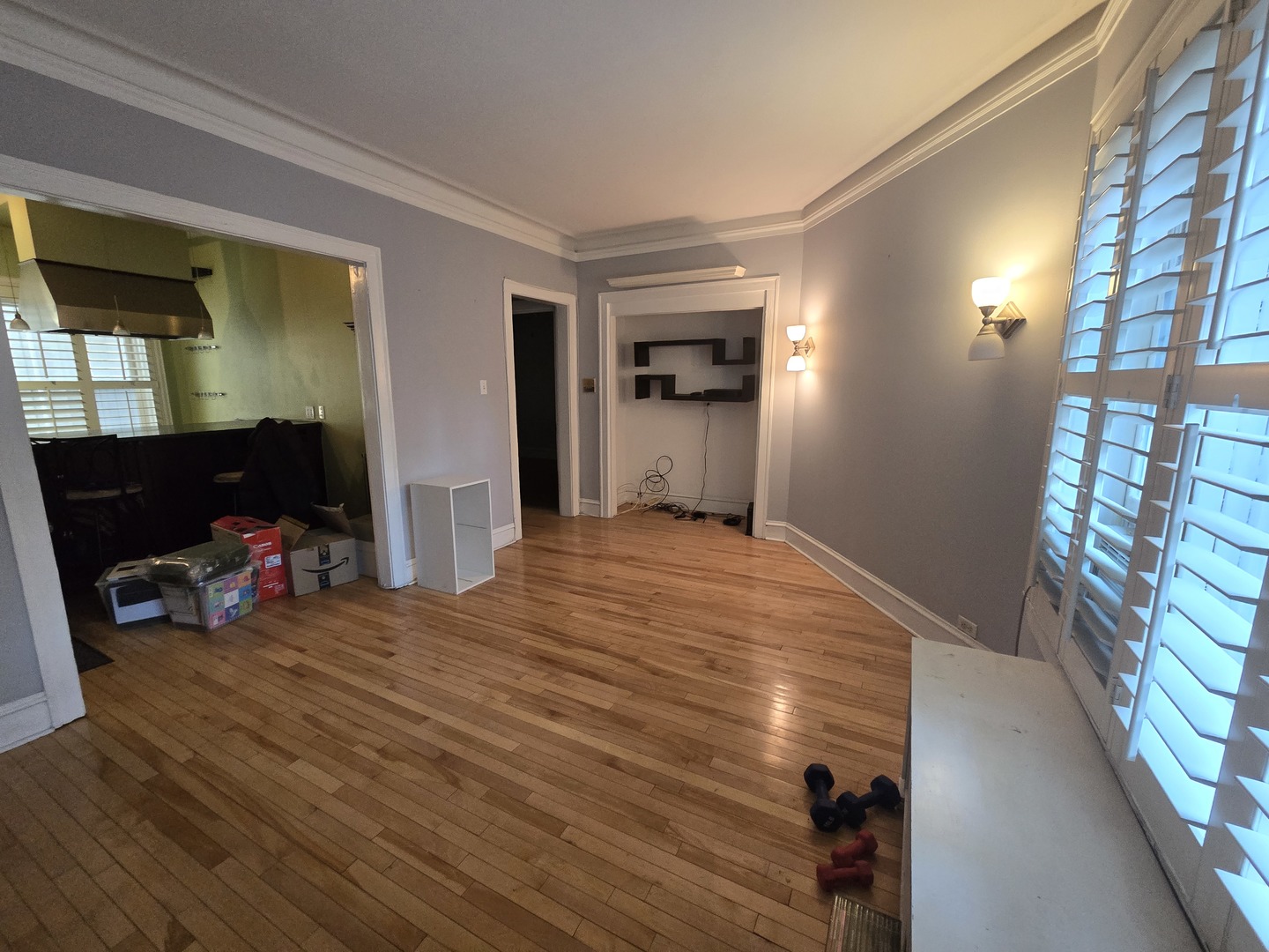 548 W Brompton Avenue 1e Property Photo 2