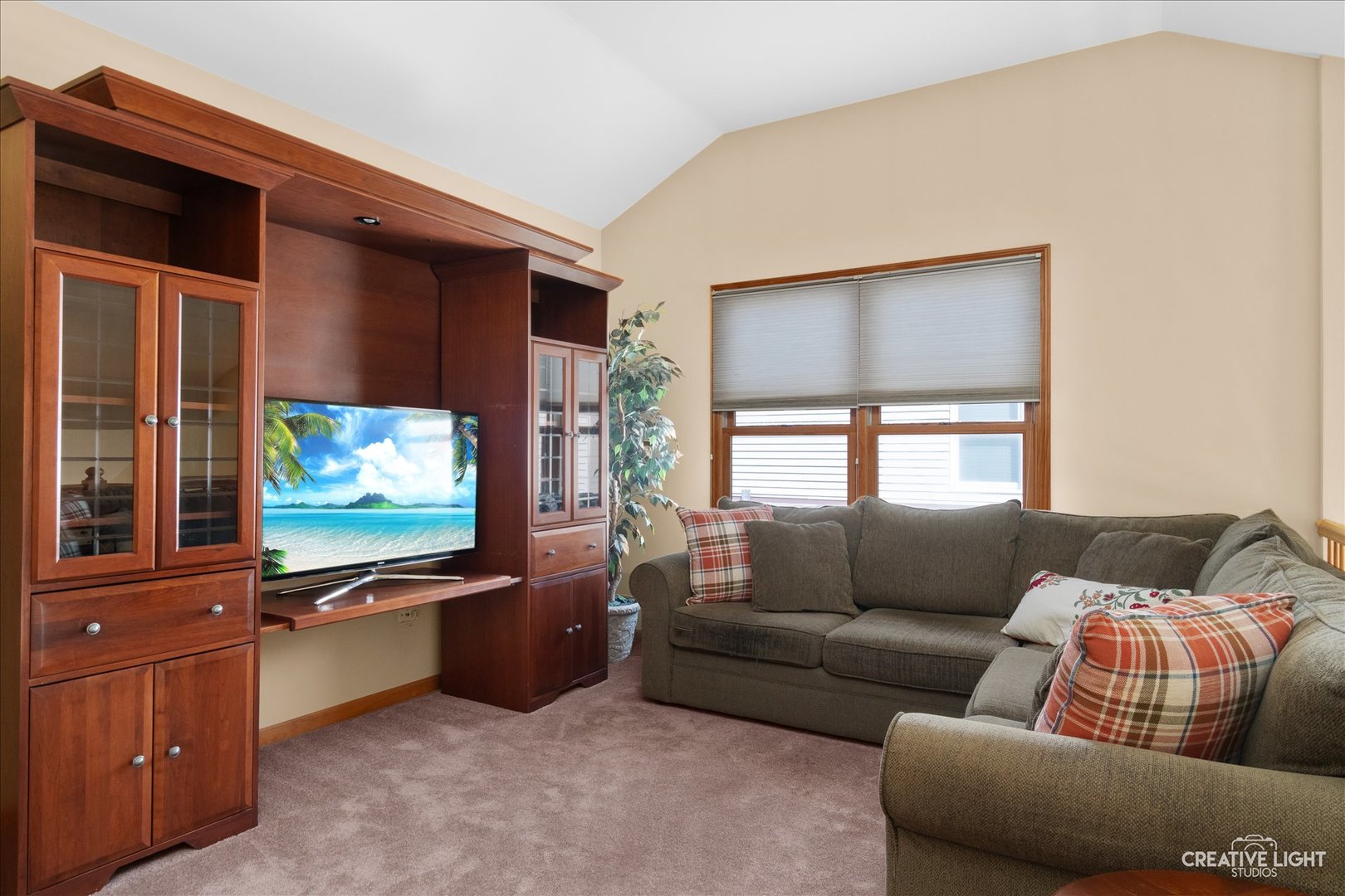 574 Sudbury Circle Property Photo 14