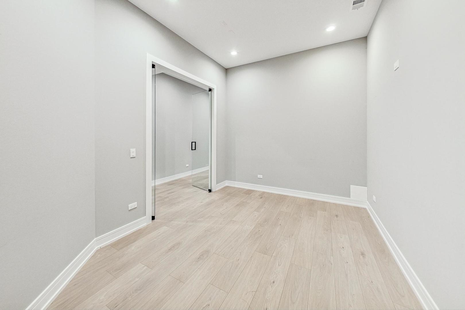 1328 N Western Avenue C Property Photo 8
