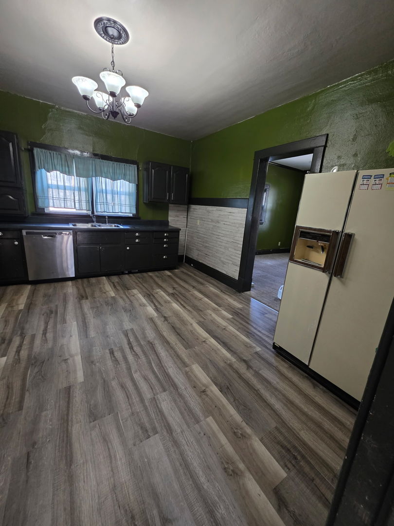 300 W Allmon Street Property Photo 11