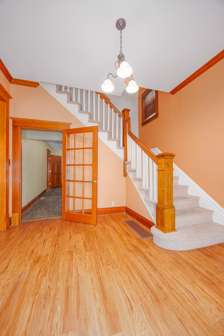1015 W Main Street Property Photo 4