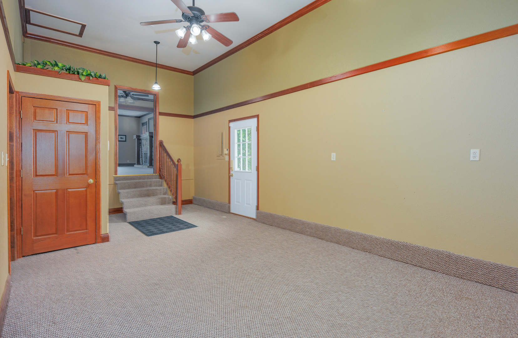 1015 W Main Street Property Photo 11
