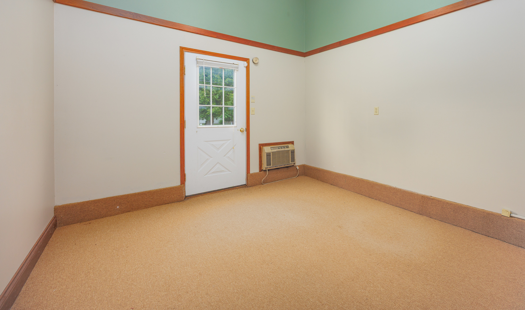 1015 W Main Street Property Photo 12