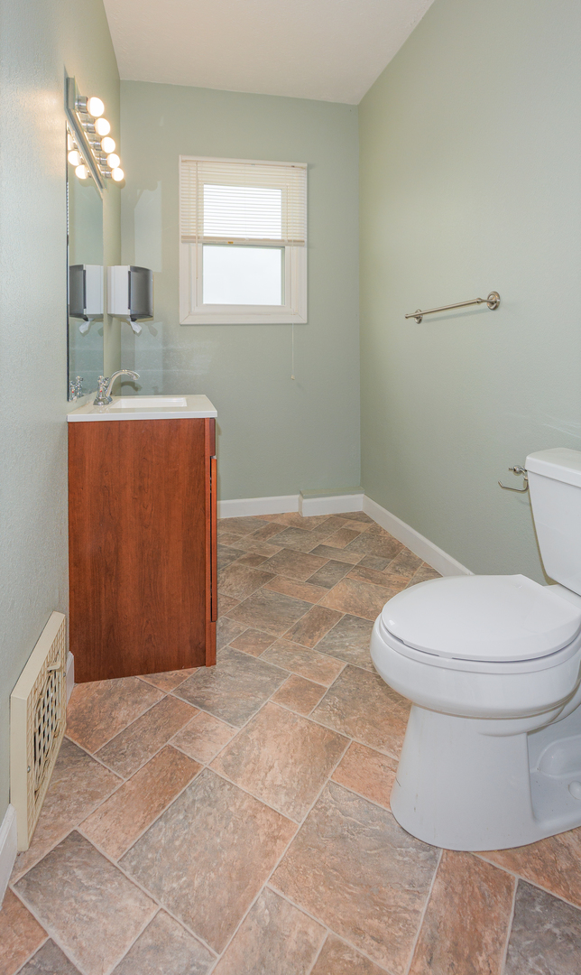 1015 W Main Street Property Photo 21