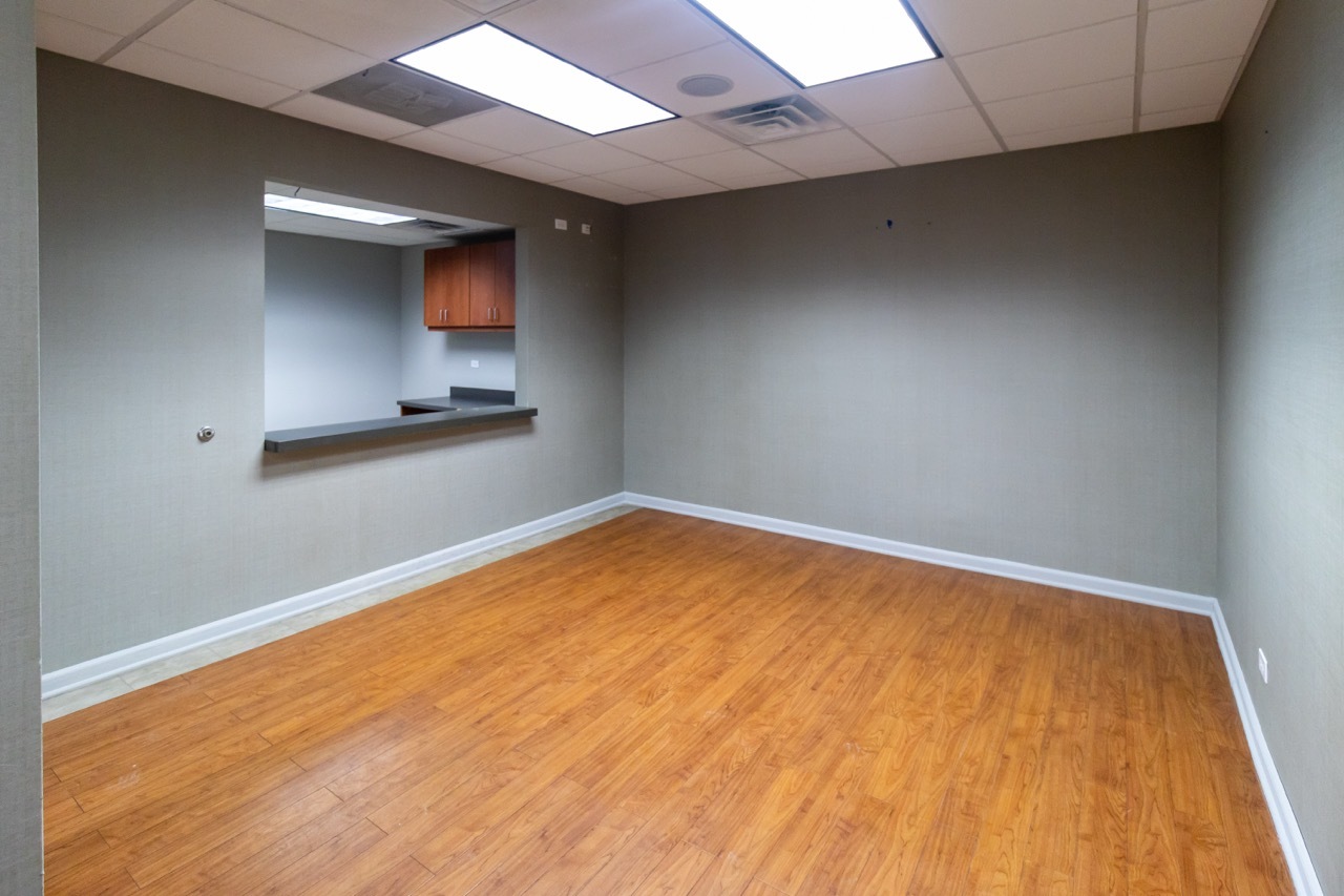 2400 N Ashland Avenue Property Photo 3