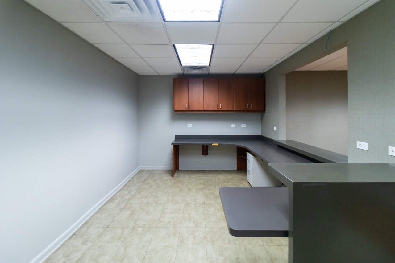 2400 N Ashland Avenue Property Photo 8