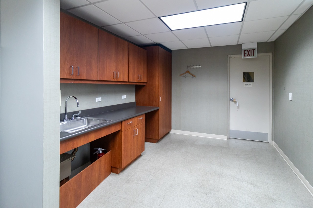 2400 N Ashland Avenue Property Photo 39