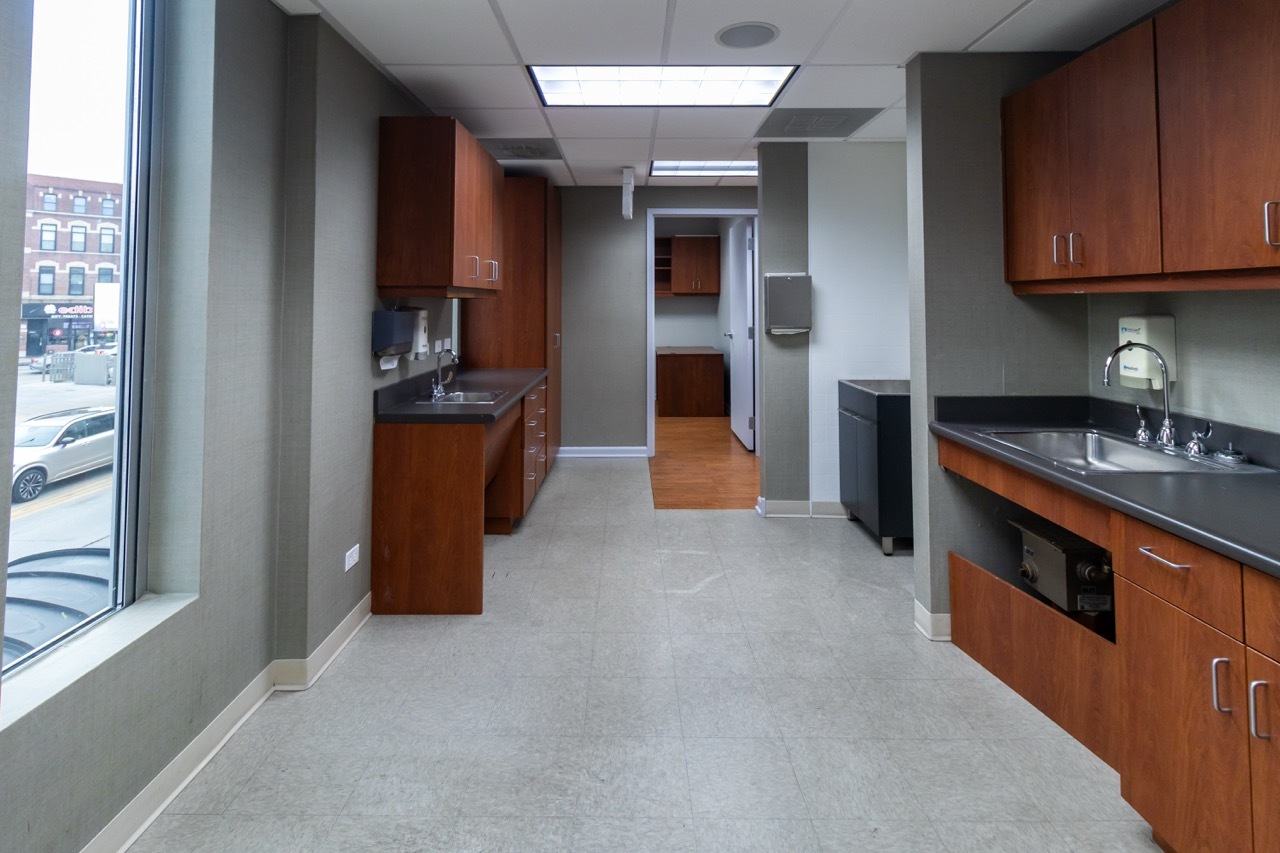 2400 N Ashland Avenue Property Photo 40