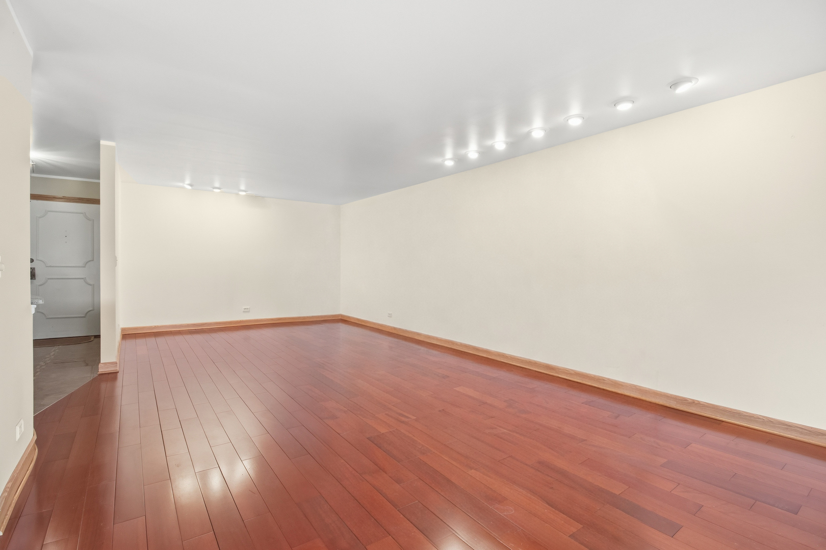 9529 Bronx Avenue 401 Property Photo 6