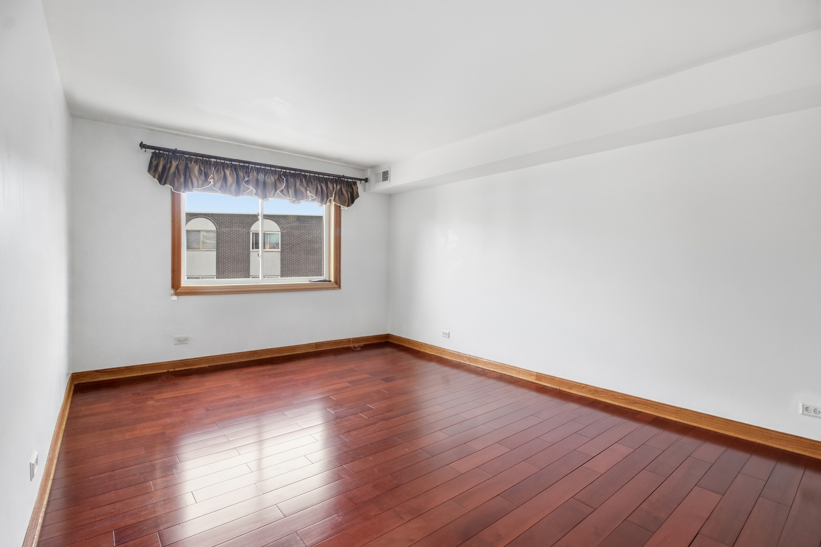 9529 Bronx Avenue 401 Property Photo 15
