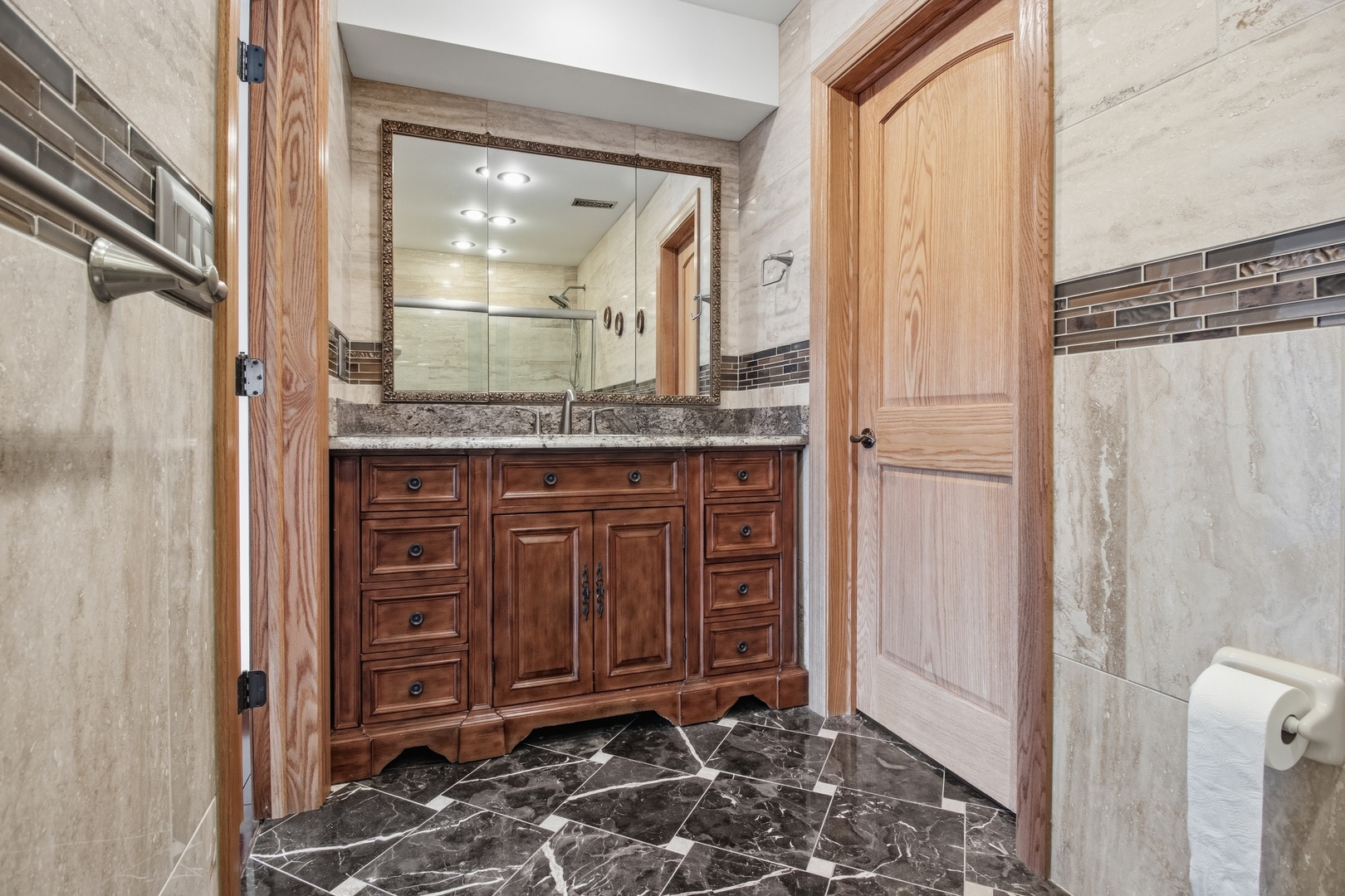9529 Bronx Avenue 401 Property Photo 16